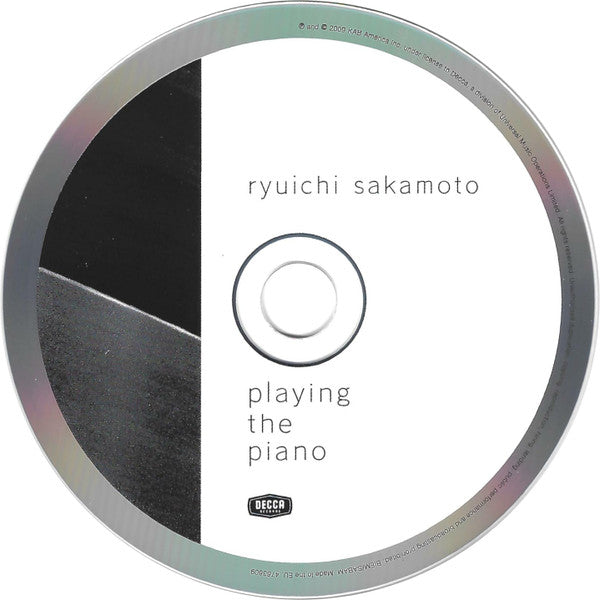 Ryuichi Sakamoto – Playing The Piano